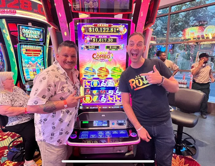 BCSlots at Plaza | Smokefree Gaming Space 1