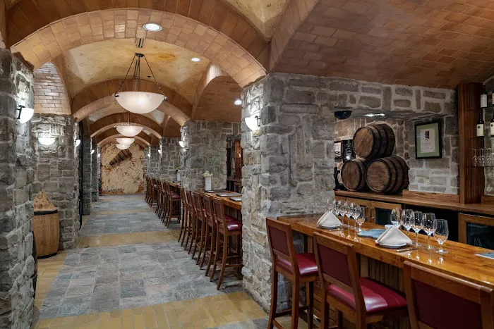 Wine Cellar & Tasting Room 1