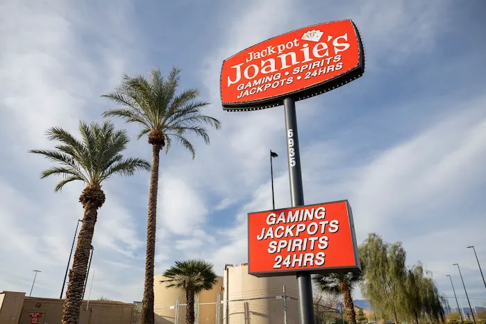 Jackpot Joanie's 0