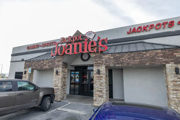 Jackpot Joanie's 3