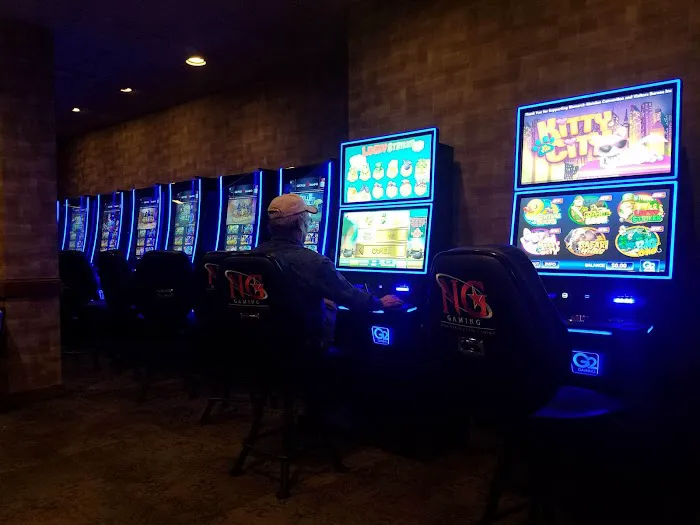 Nickels Lounge & Casino 3