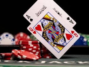 How to Play Blackjack and Win Consistently at a Casino: Expert Strategies and Tips